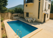 İcarəyə verilir 4 otaqlı 120 m2 bağ evi Quba