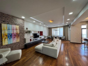 Satılır 4 otaqlı 200 m2 yeni tikili Yasamal r.