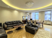 Satılır 5 otaqlı 240 m2 yeni tikili 28 May m.