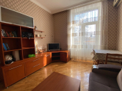 İcarəyə verilir 2 otaqlı 60 m2 köhnə tikili 28 May m.