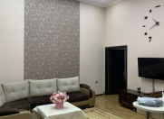 İcarəyə verilir 2 otaqlı 70 m2 köhnə tikili İçəri Şəhər