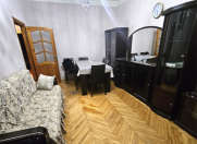 Satılır 3 otaqlı 75 m2 köhnə tikili Nəriman Nərimanov parkı