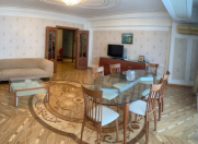 İcarəyə verilir 3 otaqlı 145 m2 yeni tikili Səbail r.