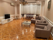 İcarəyə verilir 4 otaqlı 186 m2 yeni tikili 28 Mall