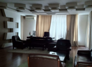 İcarəyə verilir 3 otaqlı 175 m2 ofis Nəriman Nərimanov m.
