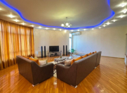 Satılır 4 otaqlı 230 m2 yeni tikili 28 May m.