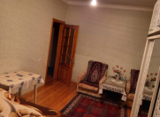 Satılır 4 otaqlı 100 m2 köhnə tikili Xalqlar Dostluğu m.