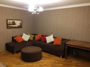 İcarəyə verilir 3 otaqlı 1000 m2 köhnə tikili Sahil m.