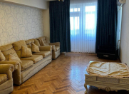 İcarəyə verilir 2 otaqlı 65 m2 köhnə tikili Gənclik m.