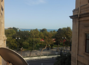 Satılır 4 otaqlı 102 m2 köhnə tikili Sahil m.