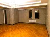 Satılır 3 otaqlı 135 m2 yeni tikili Səbail r.