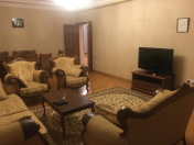 İcarəyə verilir 4 otaqlı 190 m2 yeni tikili Nizami m.