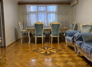 Satılır 4 otaqlı 120 m2 köhnə tikili 8 mkr