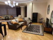 İcarəyə verilir 4 otaqlı 200 m2 yeni tikili 28 May m.