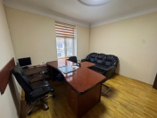 İcarəyə verilir 4 otaqlı 100 m2 ofis Şah İsmayıl Xətai m.