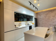 Satılır 4 otaqlı 130 m2 yeni tikili Bakı