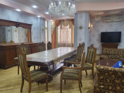 İcarəyə verilir 4 otaqlı 190 m2 yeni tikili Xətai r.