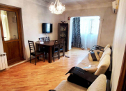 Satılır 4 otaqlı 100 m2 köhnə tikili Şah İsmayıl Xətai m.