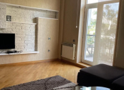 İcarəyə verilir 2 otaqlı 80 m2 köhnə tikili 28 May m.