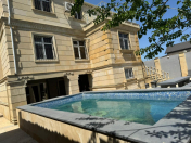 Satılır 7 otaqlı 200 m2 həyət evi Novxanı