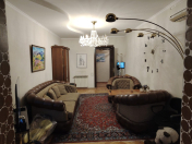 Satılır 2 otaqlı 65 m2 köhnə tikili Yasamal r.