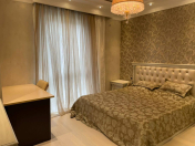 Satılır 3 otaqlı 100 m2 köhnə tikili Sahil m.