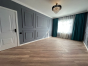 Satılır 2 otaqlı 62 m2 köhnə tikili Xalqlar Dostluğu m.