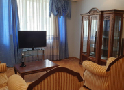 İcarəyə verilir 4 otaqlı 152 m2 yeni tikili Nizami m.