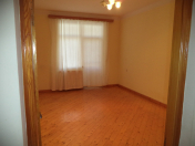 İcarəyə verilir 4 otaqlı 157 m2 yeni tikili Şah İsmayıl Xətai m.