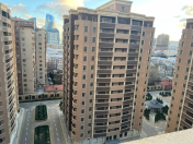 Satılır 2 otaqlı 83 m2 yeni tikili 28 May m.