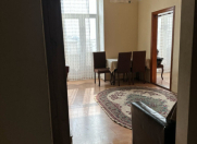 Satılır 2 otaqlı 60 m2 köhnə tikili Heydər Əliyev Mərkəzi