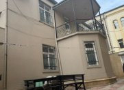 İcarəyə verilir 6 otaqlı 250 m2 həyət evi 6 mkr