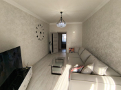 Satılır 2 otaqlı 60 m2 köhnə tikili Yasamal r.