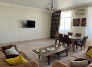 Satılır 3 otaqlı 140 m2 yeni tikili Gənclik m.