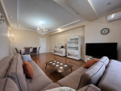 Satılır 4 otaqlı 180 m2 yeni tikili 28 May m.