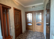 Satılır 3 otaqlı 90 m2 köhnə tikili İnşaatçılar m.