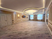 Satılır 4 otaqlı 230 m2 yeni tikili Caspian Plaza
