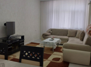 Satılır 4 otaqlı 130 m2 yeni tikili İnşaatçılar m.