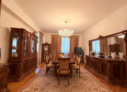 Satılır 4 otaqlı 220 m2 yeni tikili 28 May m.