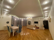 Satılır 4 otaqlı 210 m2 yeni tikili 28 May m.