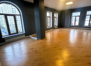 İcarəyə verilir 4 otaqlı 202 m2 ofis 8 Noyabr m.