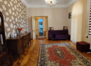 İcarəyə verilir 2 otaqlı 90 m2 köhnə tikili İçəri Şəhər m.