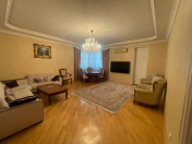 Satılır 3 otaqlı 120 m2 yeni tikili İnşaatçılar m.