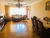 Satılır 4 otaqlı 176 m2 yeni tikili 28 May m.