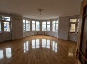 Satılır 4 otaqlı 180 m2 yeni tikili Gənclik m.