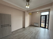 Satılır 3 otaqlı 68 m2 yeni tikili 28 May m.