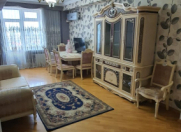 İcarəyə verilir 3 otaqlı 130 m2 yeni tikili 8 Noyabr m.