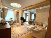 Satılır 3 otaqlı 130 m2 yeni tikili Elmlər Akademiyası m.