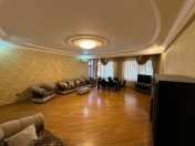 Satılır 3 otaqlı 165 m2 yeni tikili 28 May m.