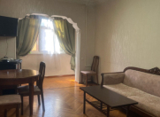 İcarəyə verilir 2 otaqlı 70 m2 köhnə tikili İnşaatçılar m.